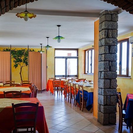 Màndas Agriturismo Le Vigne Ducali מראה חיצוני תמונה