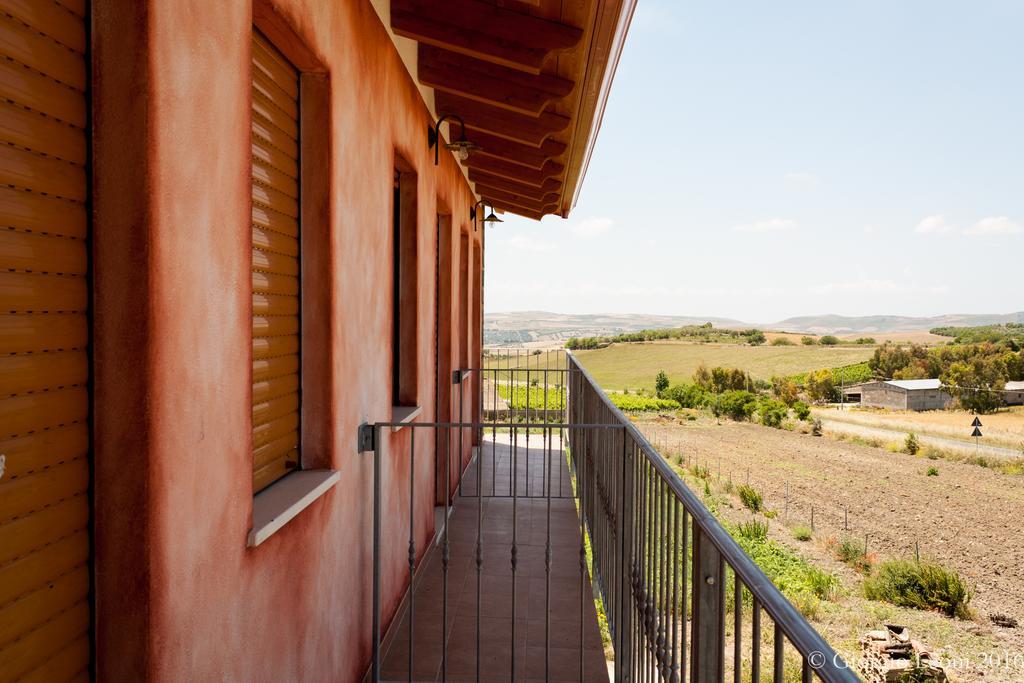 Màndas Agriturismo Le Vigne Ducali מראה חיצוני תמונה