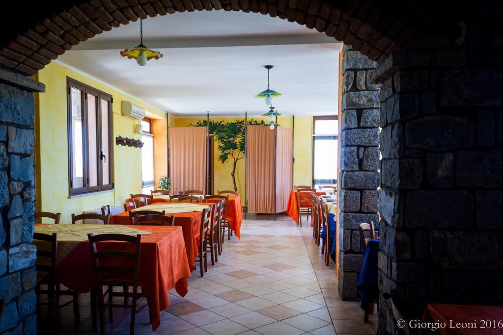 Màndas Agriturismo Le Vigne Ducali מראה חיצוני תמונה